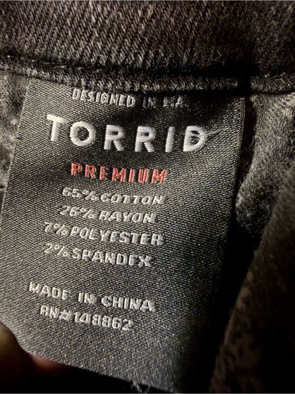 Torrid Premium Women’s 14R Black Denim Overalls Stretch 148862 EUC Pants Jeans - Picture 7 of 10